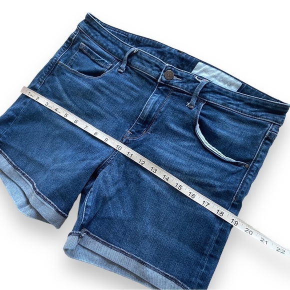 Treasure & Bond Rolled Cuff High-Waist Denim Jean Shorts | Size 32 - Picture 11 of 13